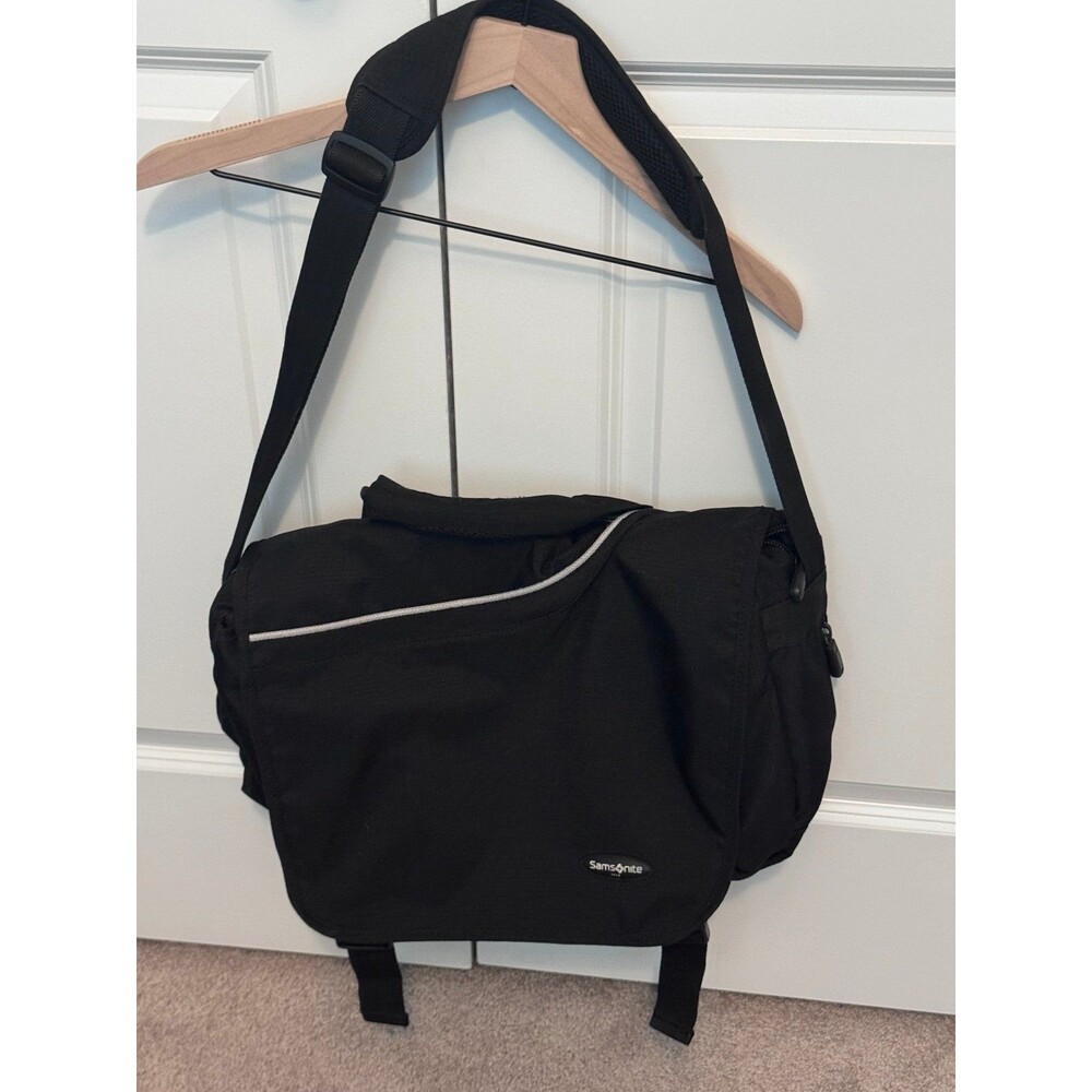 Samsonite Brand, Computer/Laptop Black, Carrying Bag W/Handle & Shoulder Strap